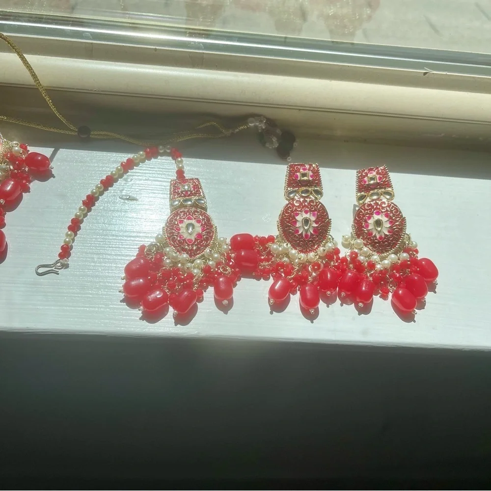 Bollywood Style Red and Gold Ethnic Gold plated Beaded Kundan Necklace set tikka
